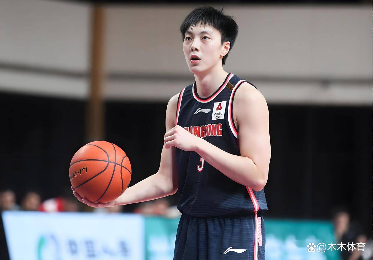 开云体育app-北控3换1报价胡明轩，新疆换外教，广厦核心打野球，吴前续约1年的简单介绍