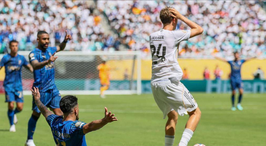 关于世俱杯1-1爆冷！皇马新月轰32脚战平！阿隆索无缘首胜，C罗没说错的信息