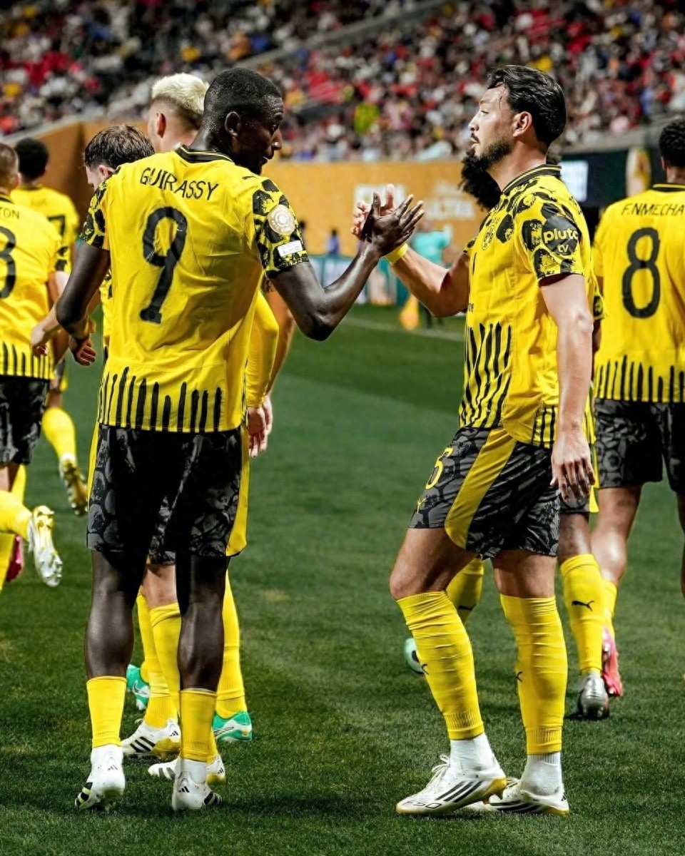 2-0变3-2！世俱杯四强诞生，皇马死磕欧冠冠军，(皇马世俱杯标志)