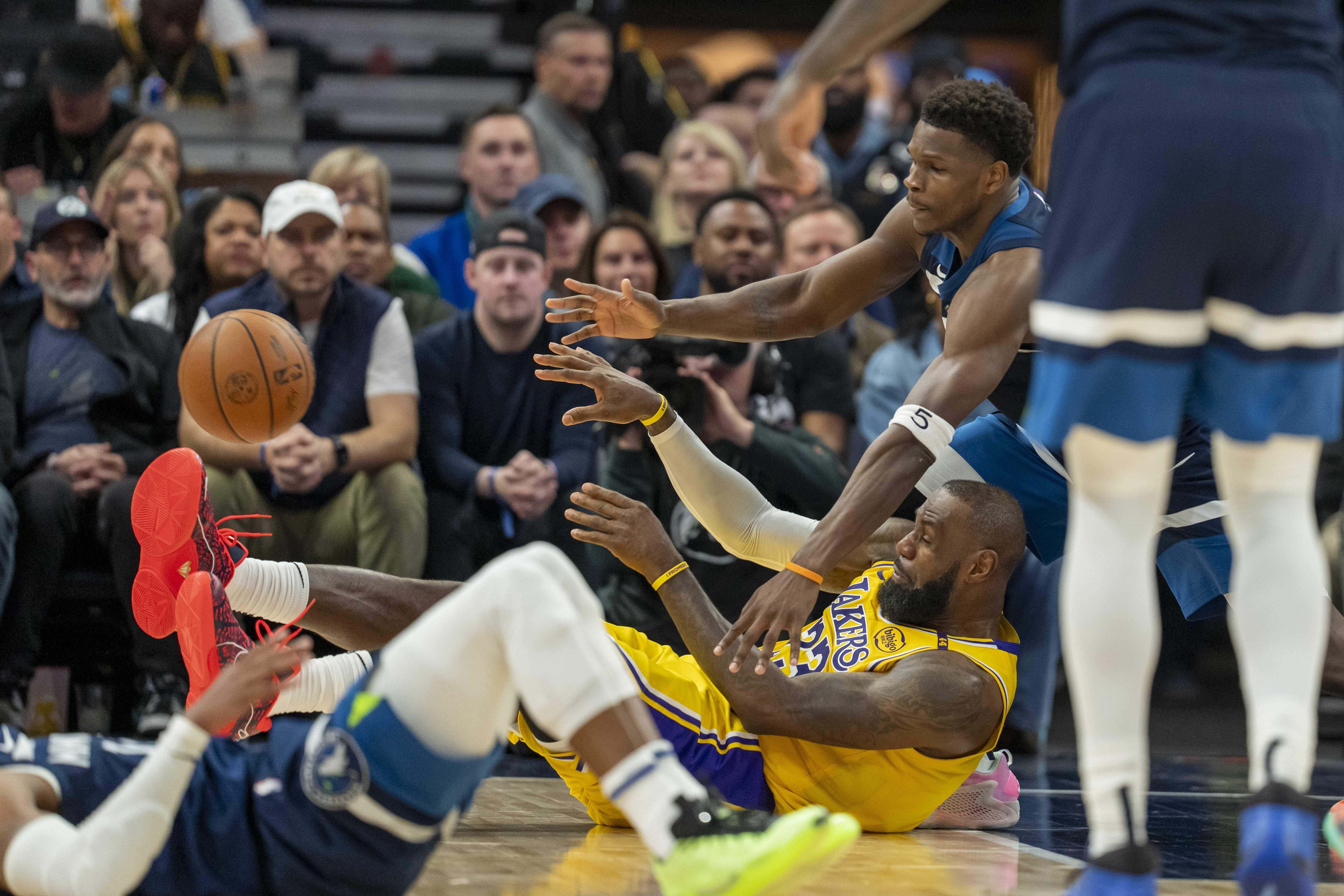 NBA球员伤愈复出重返赛场挑战对手(nba球员因伤病退役的)