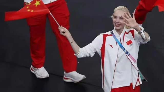 俄罗斯体操运动员优雅表现夺冠(俄罗斯体操选手)